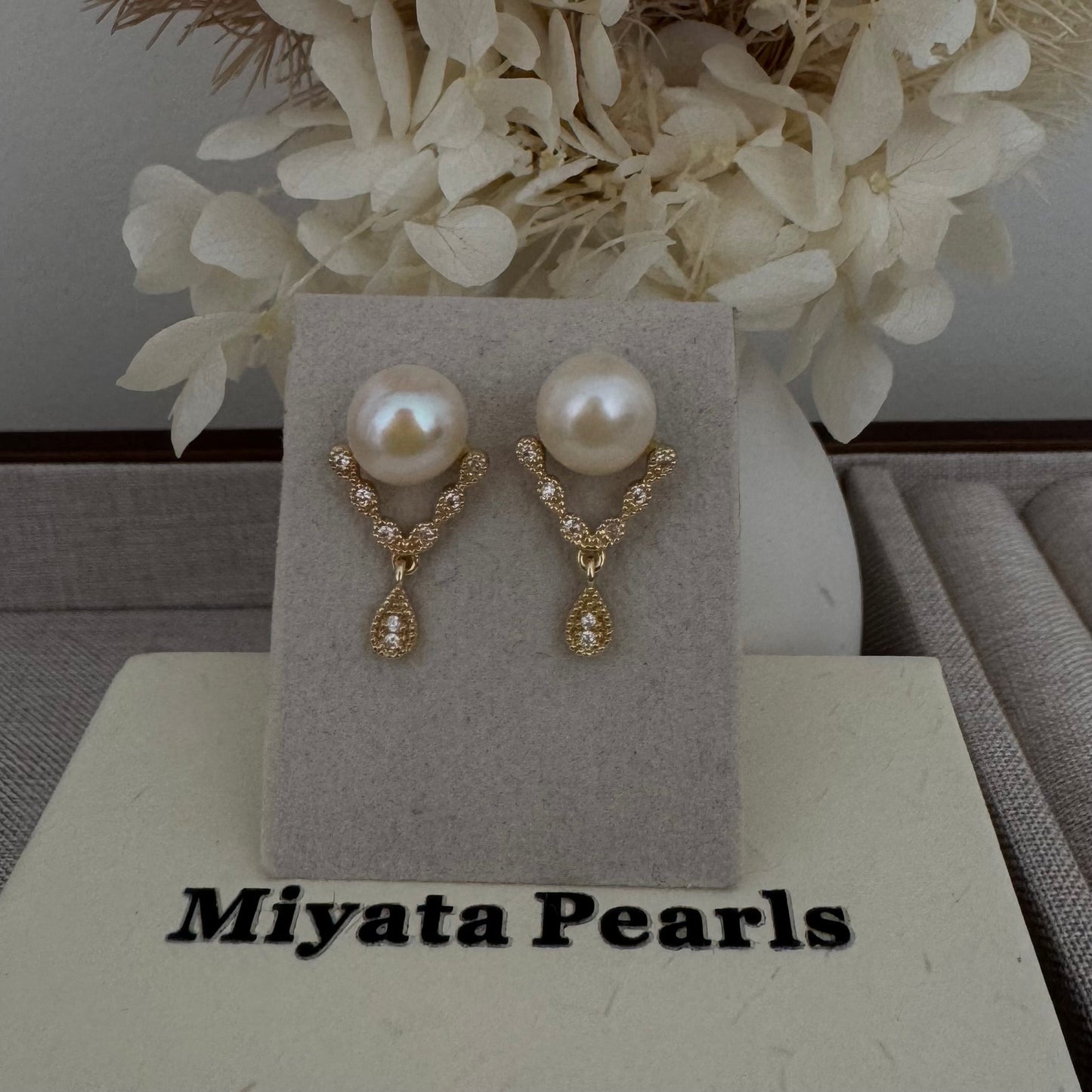 9-10mm Pearl Stud Earrings with Gold Dangle
