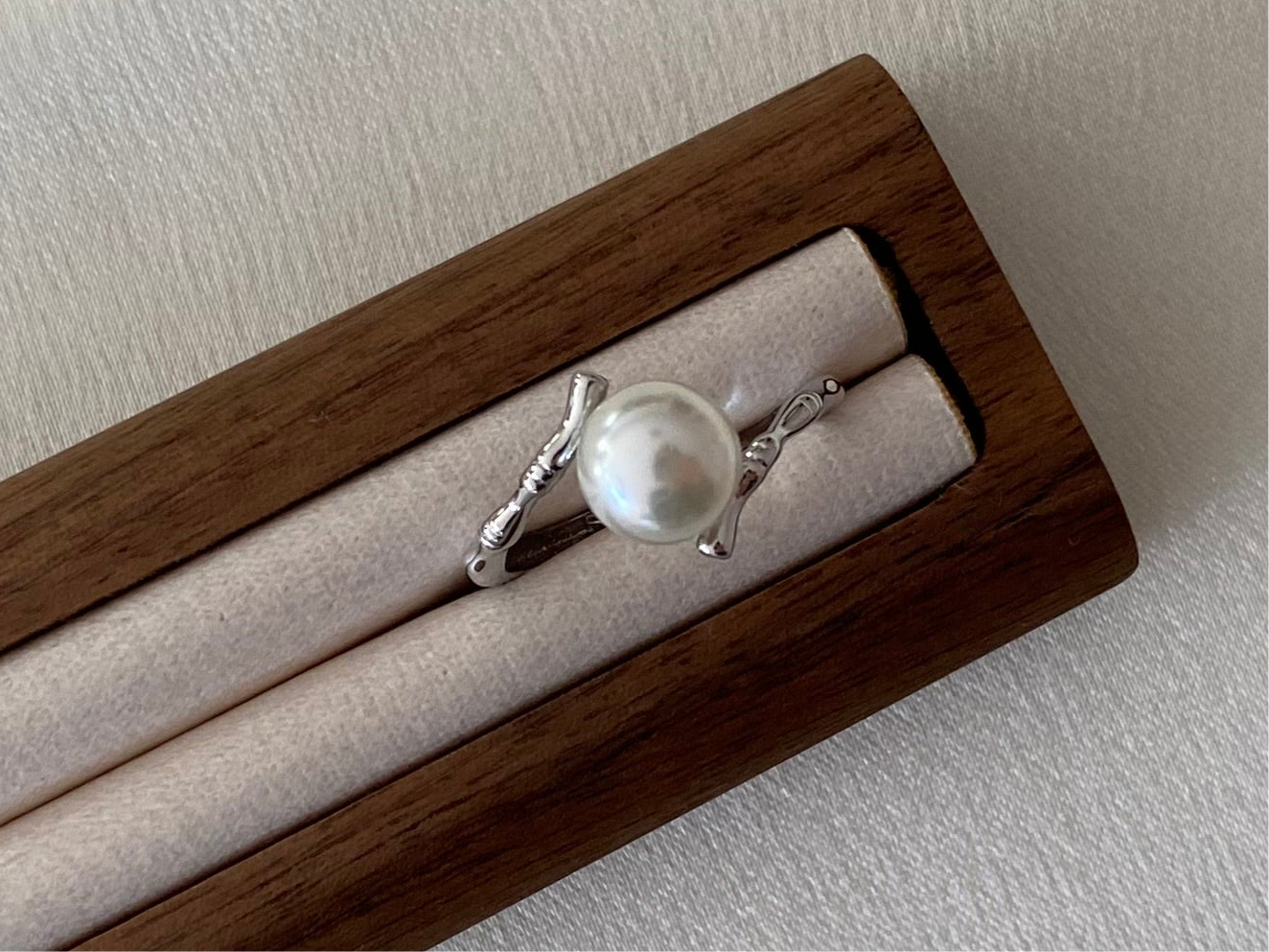 Bamboo Elegance Pearl Ring