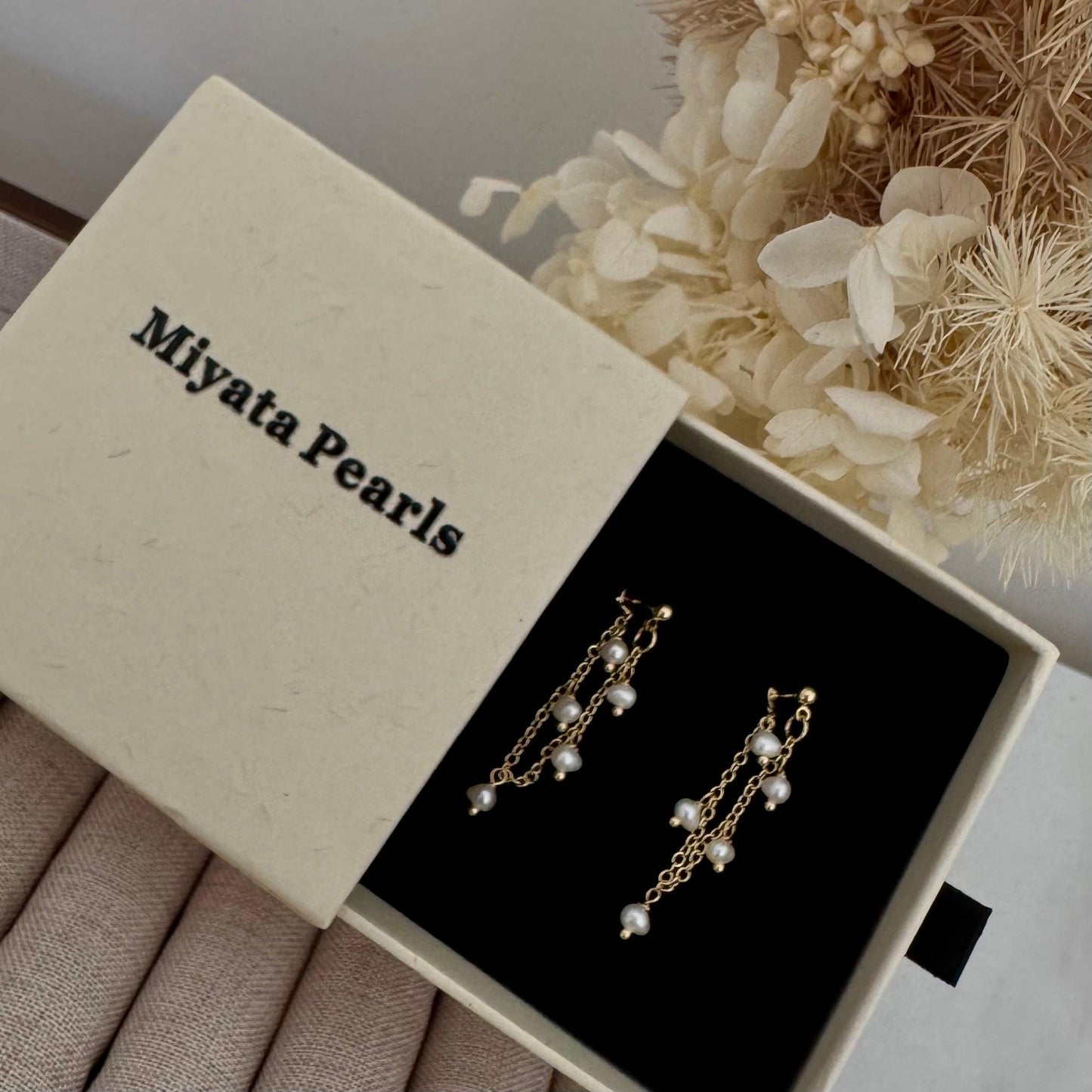 Pearl drop earrings