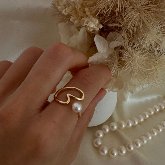 Pearl with heart ring