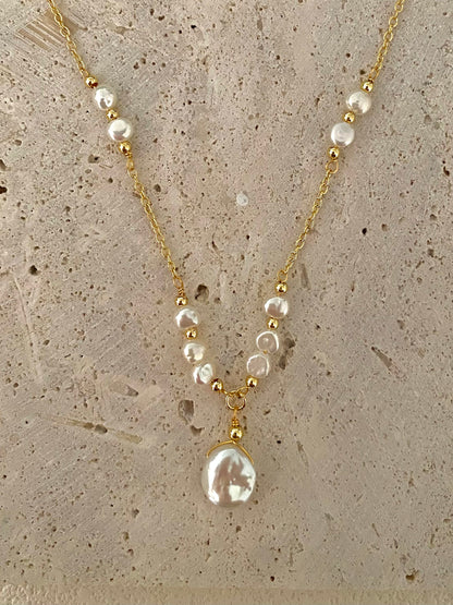 Serene Beauty Pearl Necklace