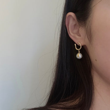 Pearl dangle earrings