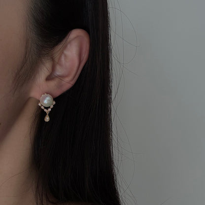 9-10mm Pearl Stud Earrings with Gold Dangle