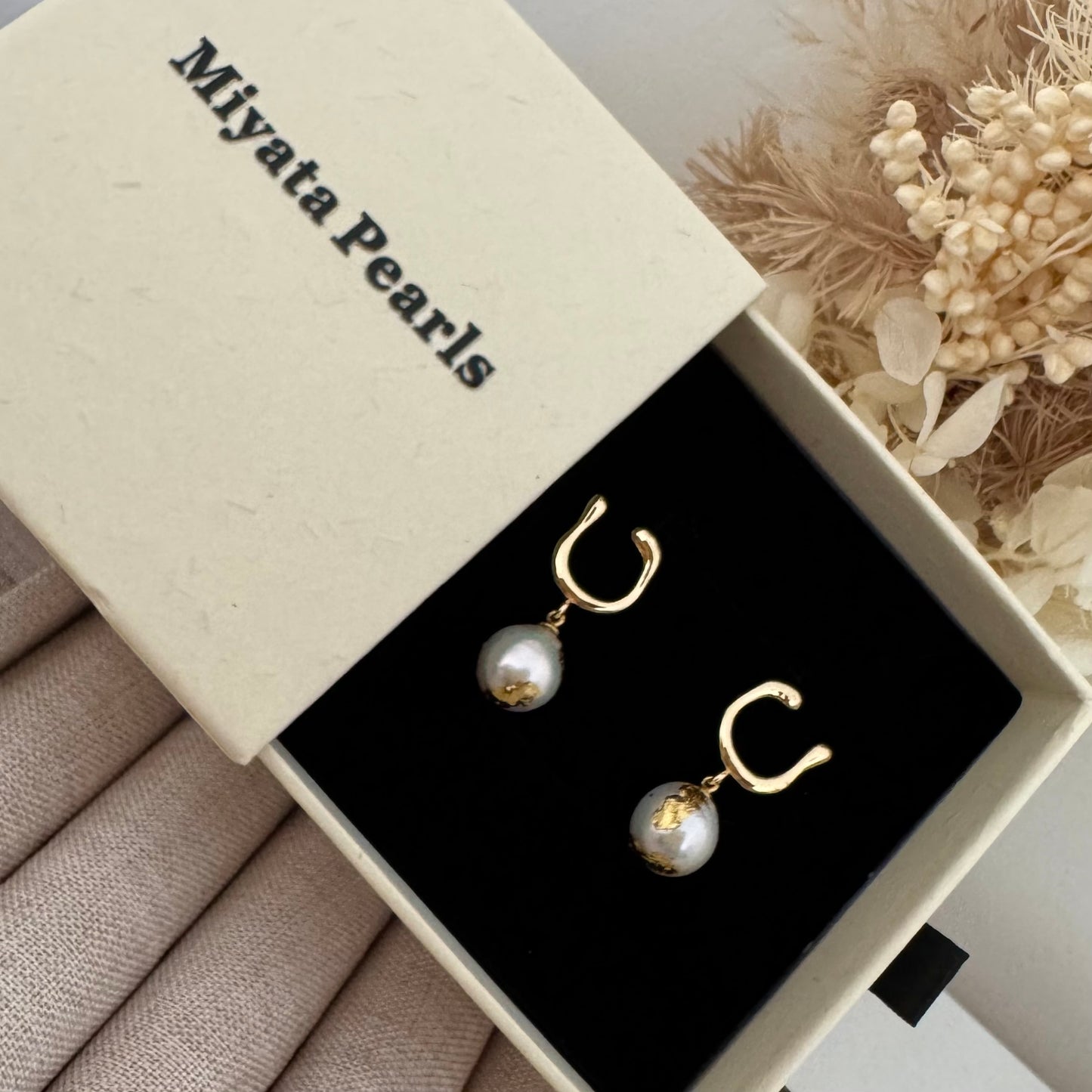 Pearl dangle earrings