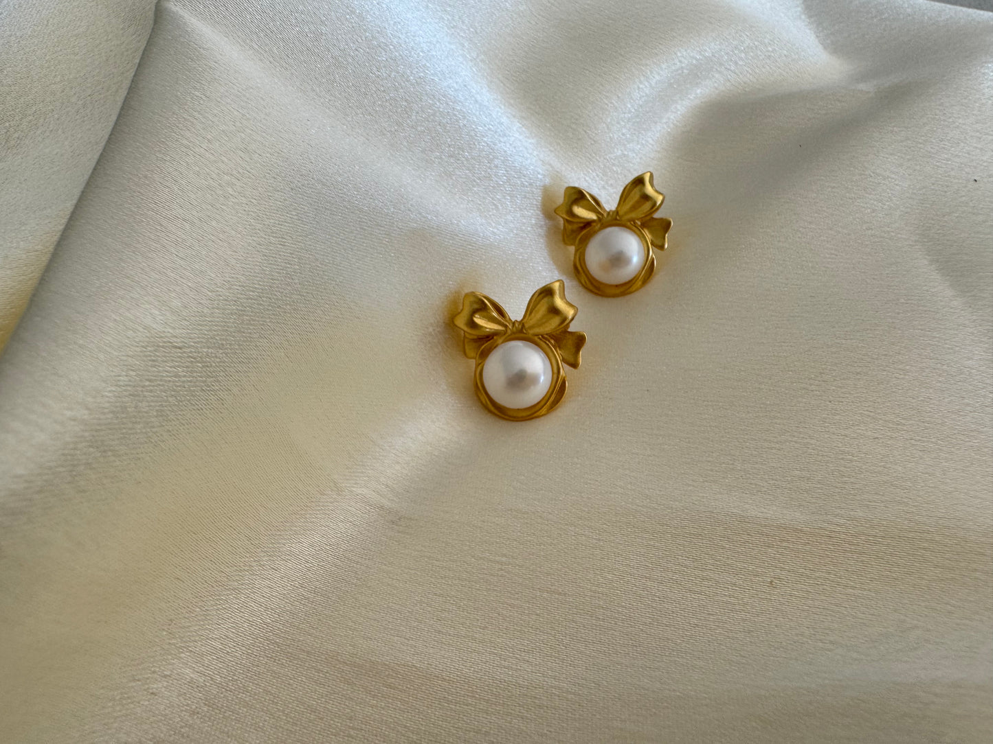 Genuine Freshwater Pearl Stud Earrings