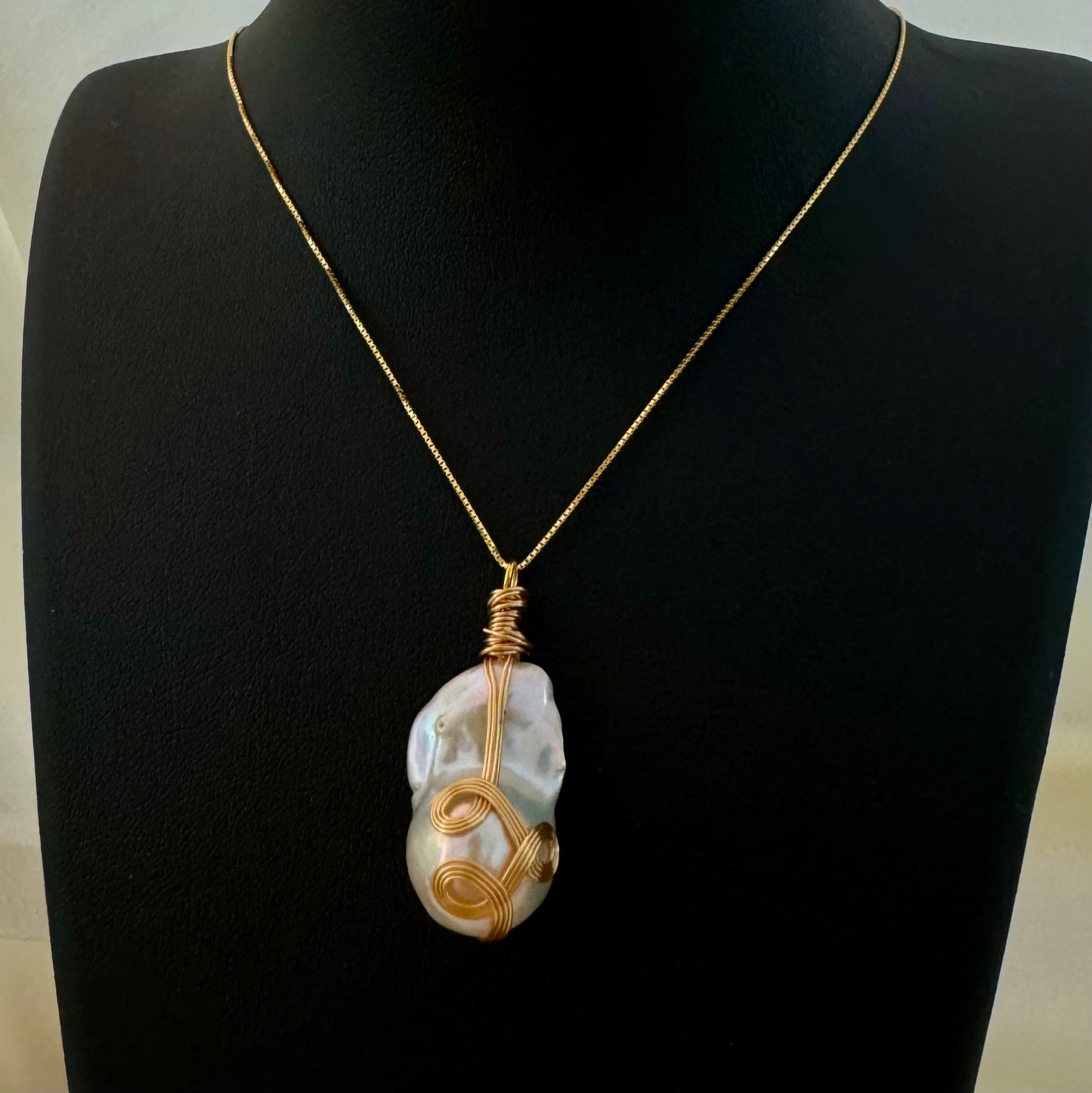 Genuine Baroque Freshwater Pearl pendant necklace