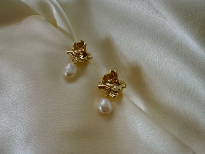Genuine large Freshwater Pearl Dangle Earrings