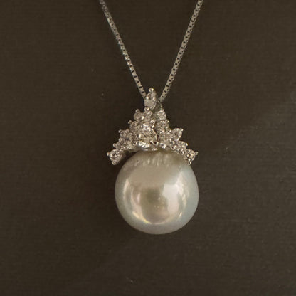 Premium 11-12mm Bridal Pearl Pendant Necklace – 925 Silver Crown Accent