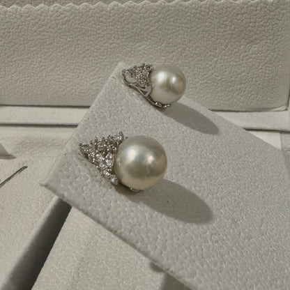 Premium 11-12mm Bridal Pearl Earrings – 925 Silver Crown Accent