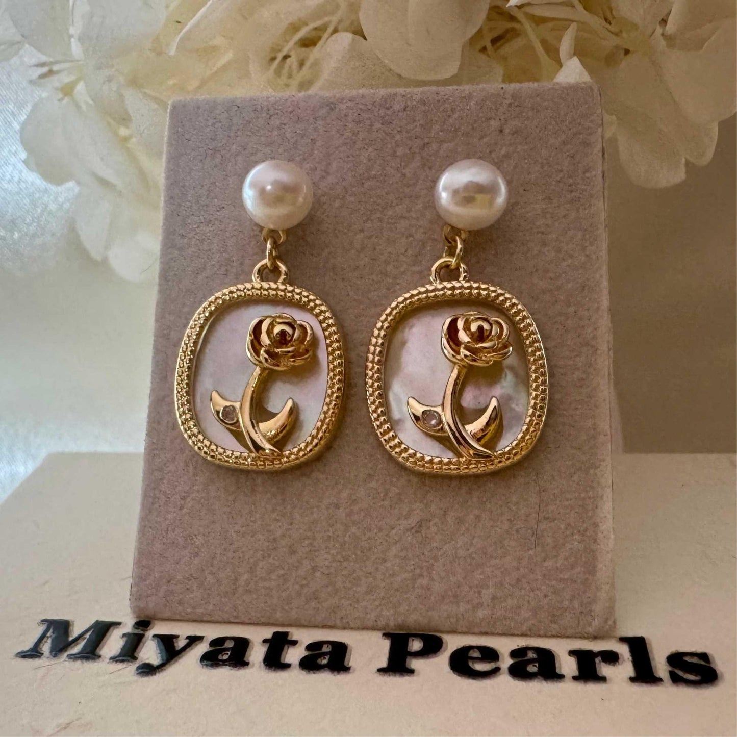 Freshwater Pearls dangle earrings