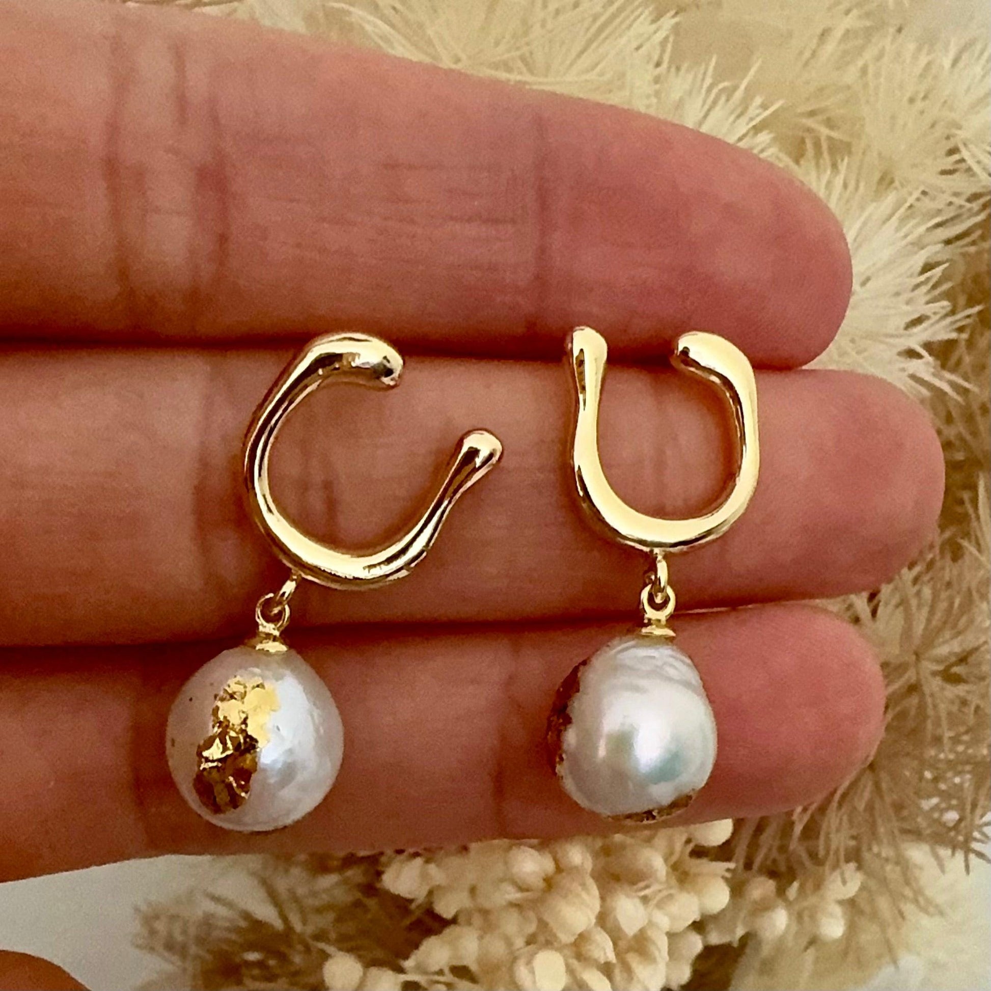 Pearl dangle earrings