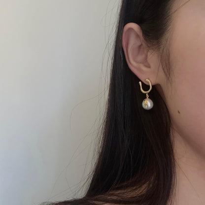 Pearl dangle earrings