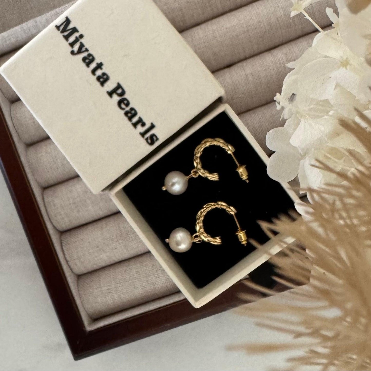 Pearl dangle earrings