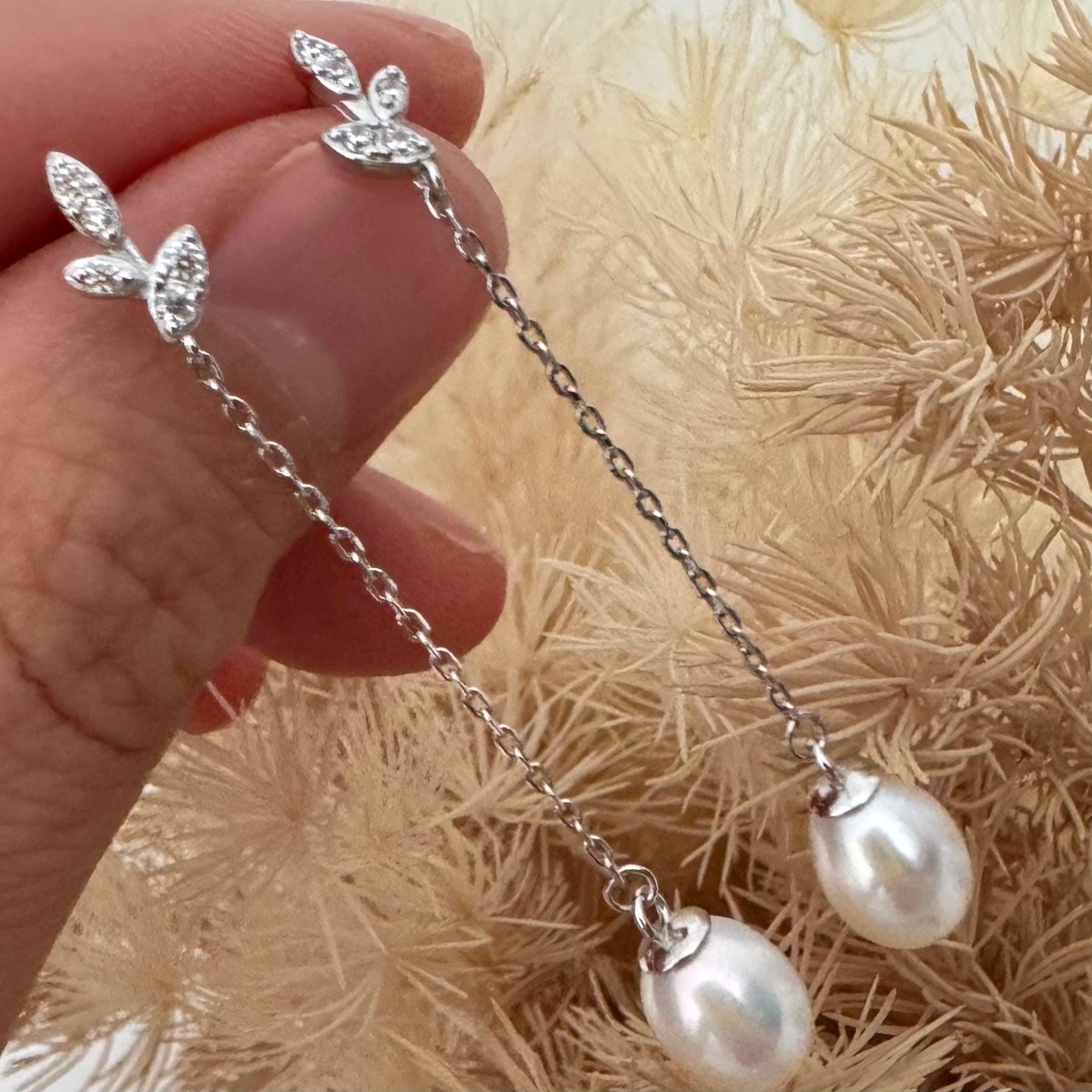 Dainty pearl drop earrings