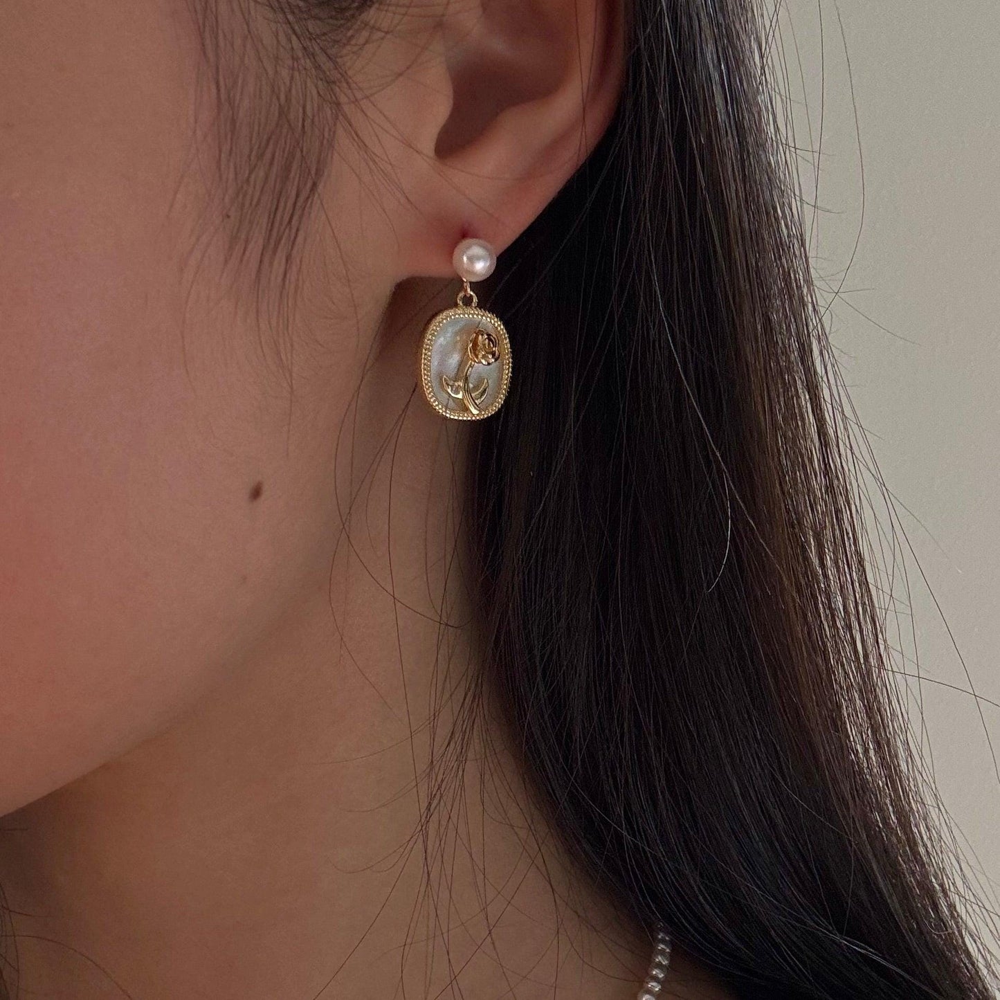 Freshwater Pearls dangle earrings