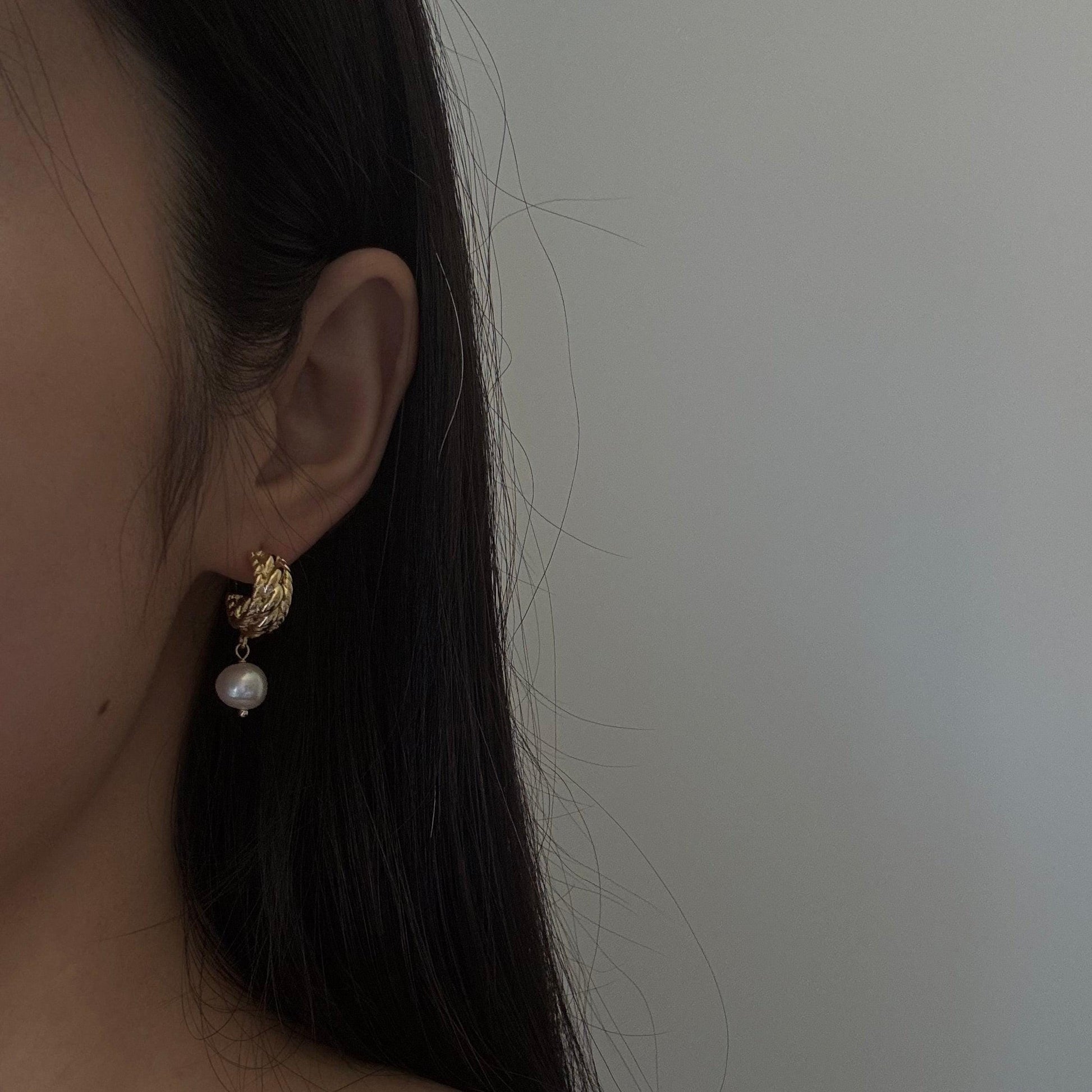 Pearl dangle earrings