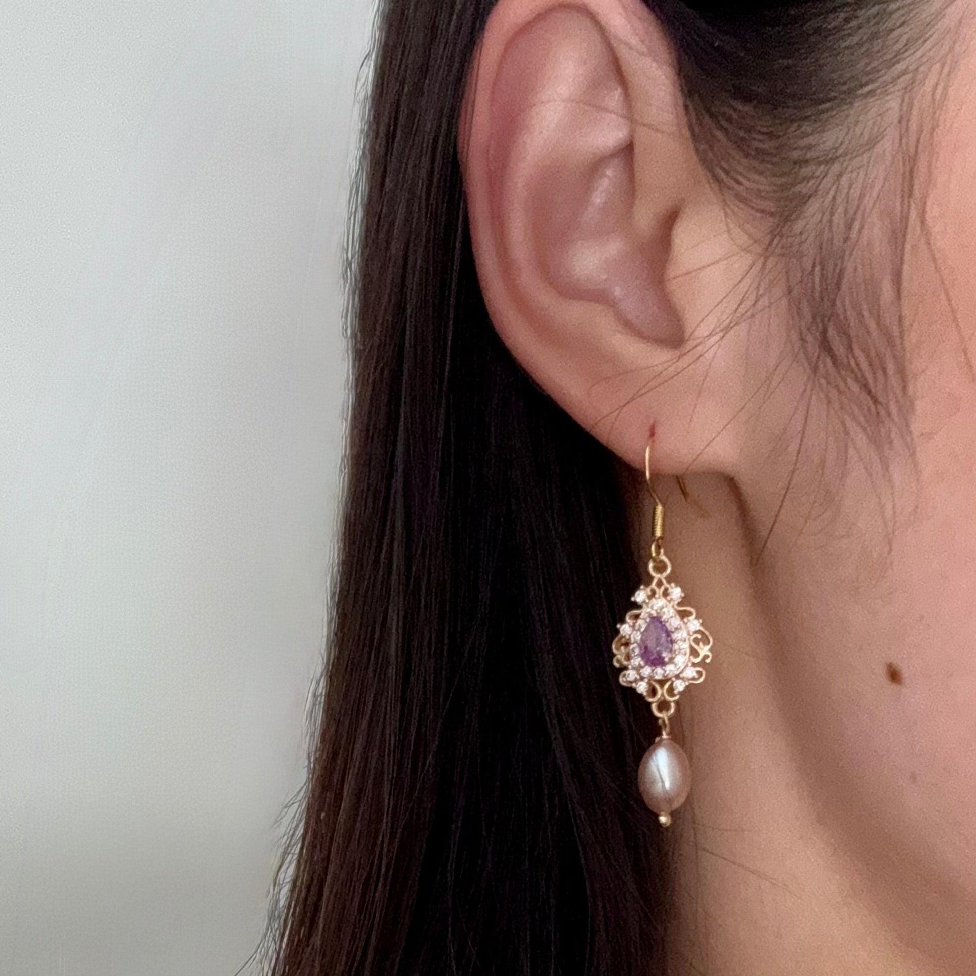 Purple pearl dangle earrings, with crystal