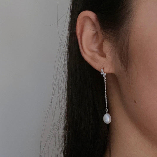 Dainty pearl drop earrings