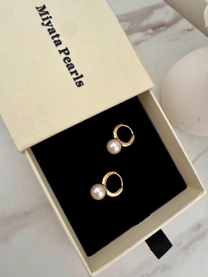 18k gold freshwater pearls earrings, 8-9mm real pearl, 18k gold plated silver, teardrop pearl, hoop earrings, bridal earrings pearl