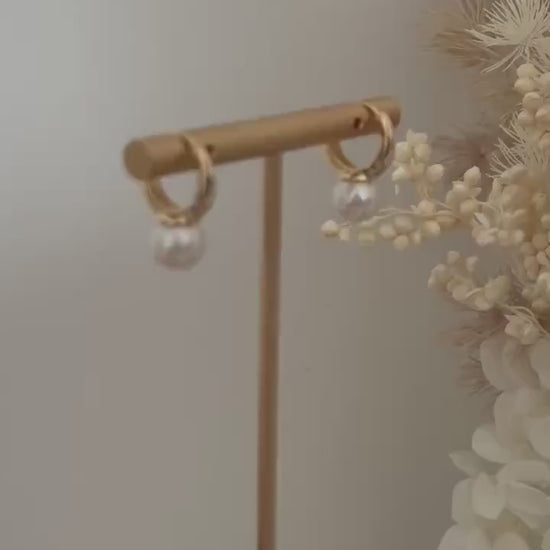 18k gold freshwater pearls earrings, 8-9mm real pearl, 18k gold plated silver, teardrop pearl, hoop earrings, bridal earrings pearl